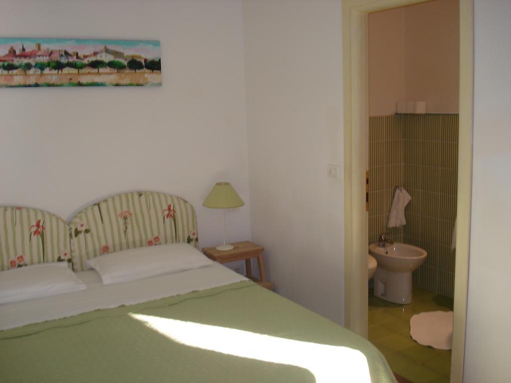 Agriturismo La Vecchia Dolceacqua Villa Room photo